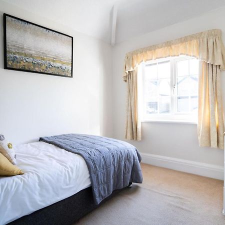 Beautiful Detached Home In Quaint Village Setting Wetherby Esterno foto